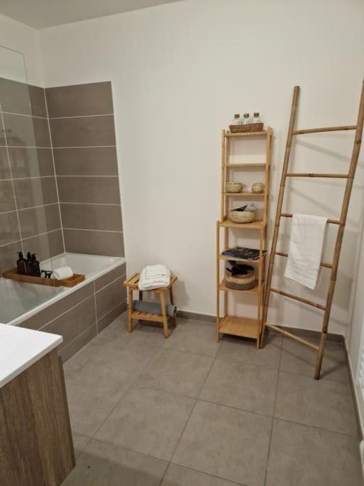 Cozy Apartment Near Paris Clamart Eksteriør billede