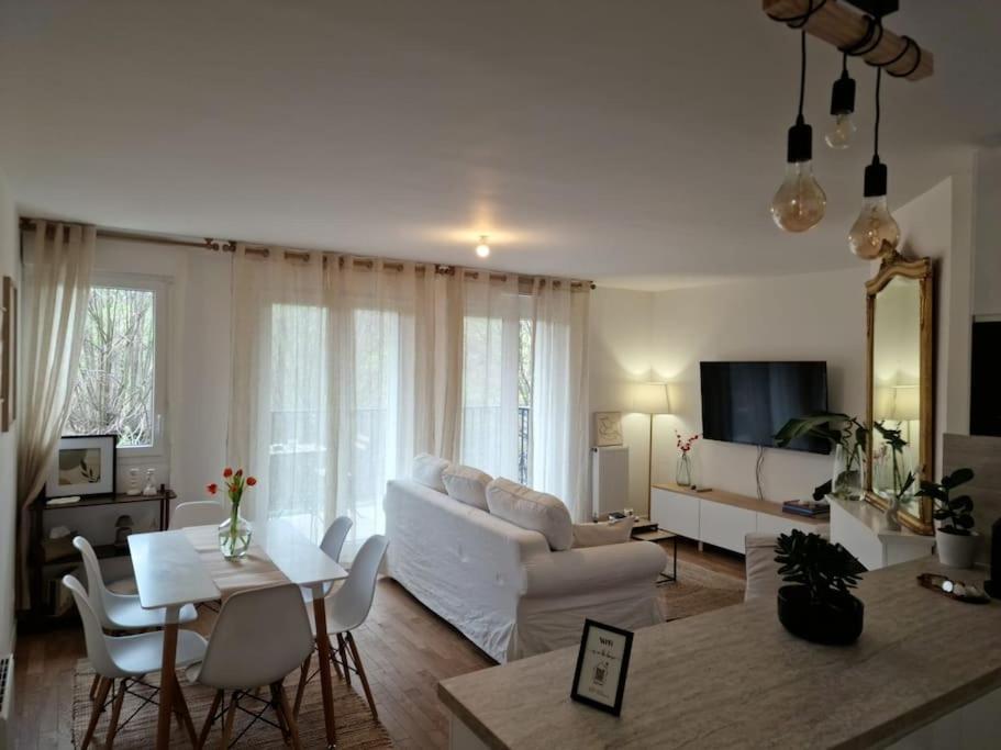 Cozy Apartment Near Paris Clamart Eksteriør billede